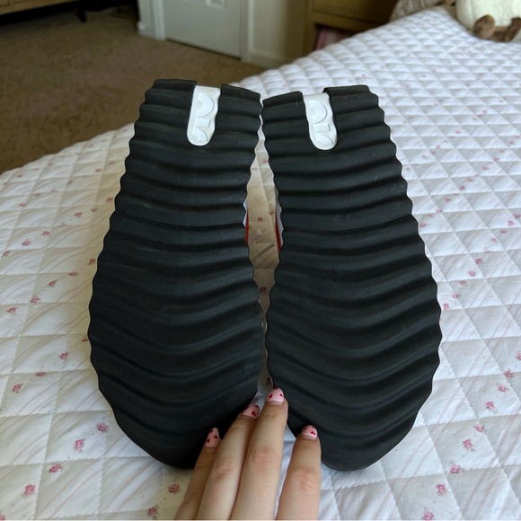 Nike Air Max Dawn White Light Bone Black Red Orange Sneakers Size 10 - Picture 6 of 7